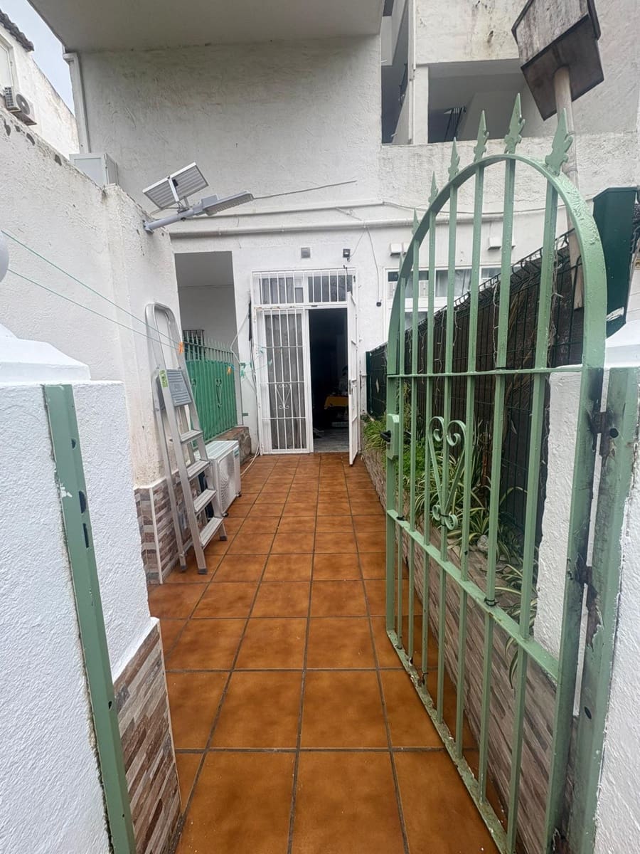1 bedroom Studio for sale in Bahia Dorada with pool garage - € 205,000 (Ref: 9851519)