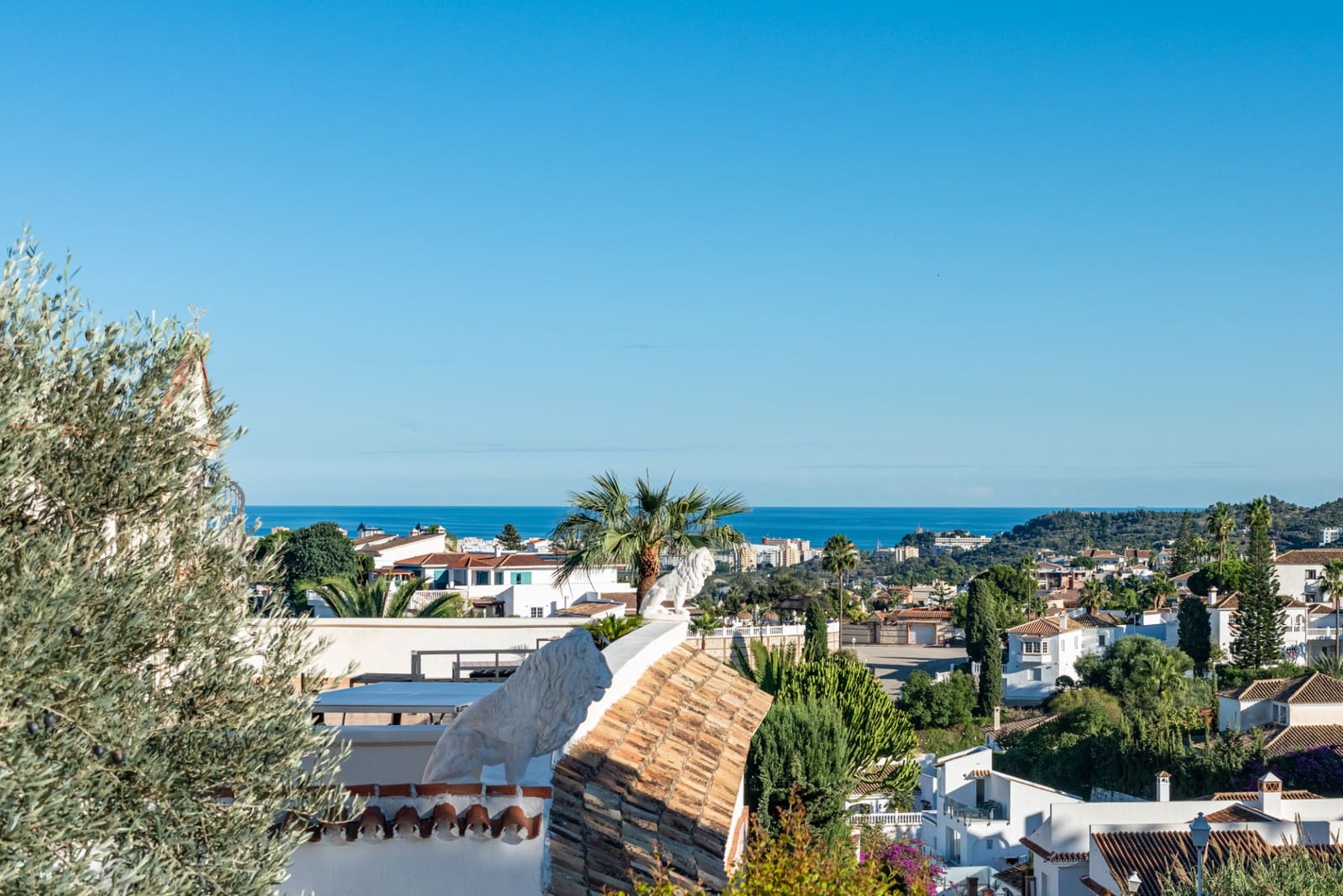 3 bedroom Villa for sale in Mijas Costa with pool garage - € 1,895,000 (Ref: 9851523)