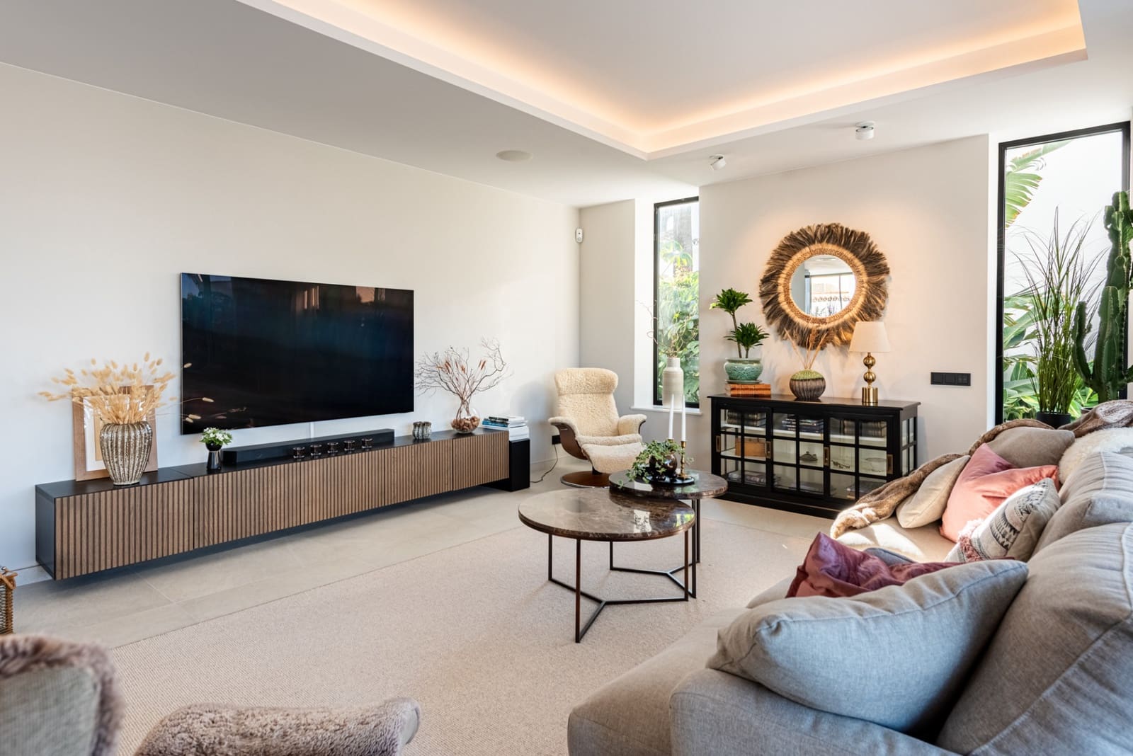 3 bedroom Villa for sale in Mijas Costa with pool garage - € 1,895,000 (Ref: 9851523)