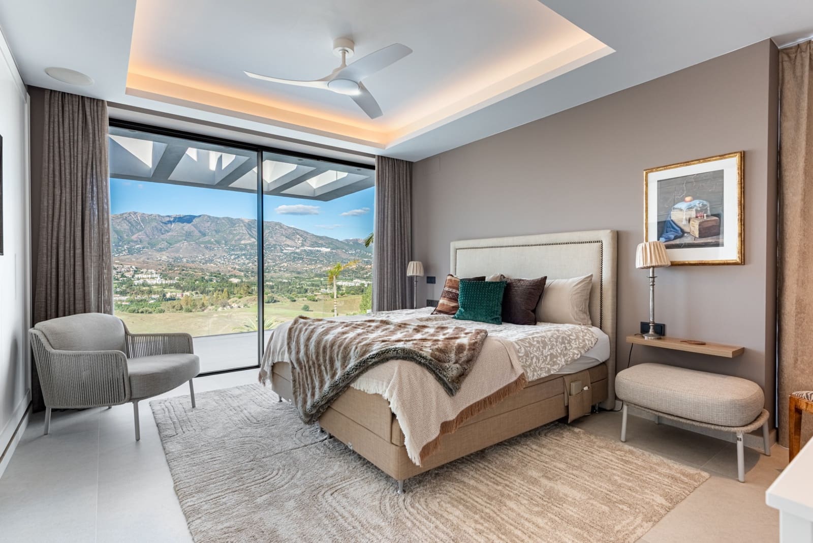 3 bedroom Villa for sale in Mijas Costa with pool garage - € 1,895,000 (Ref: 9851523)