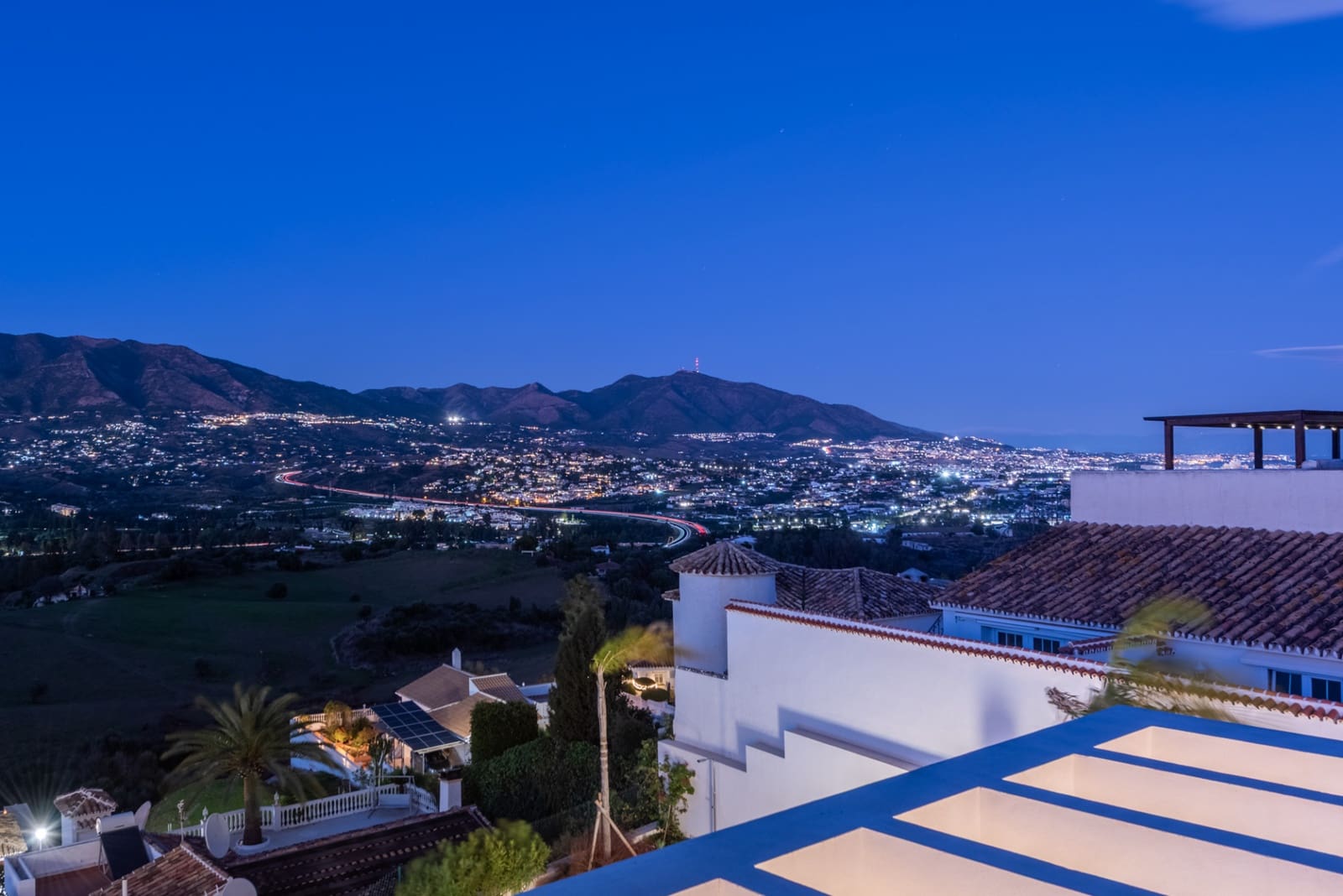 3 bedroom Villa for sale in Mijas Costa with pool garage - € 1,895,000 (Ref: 9851523)