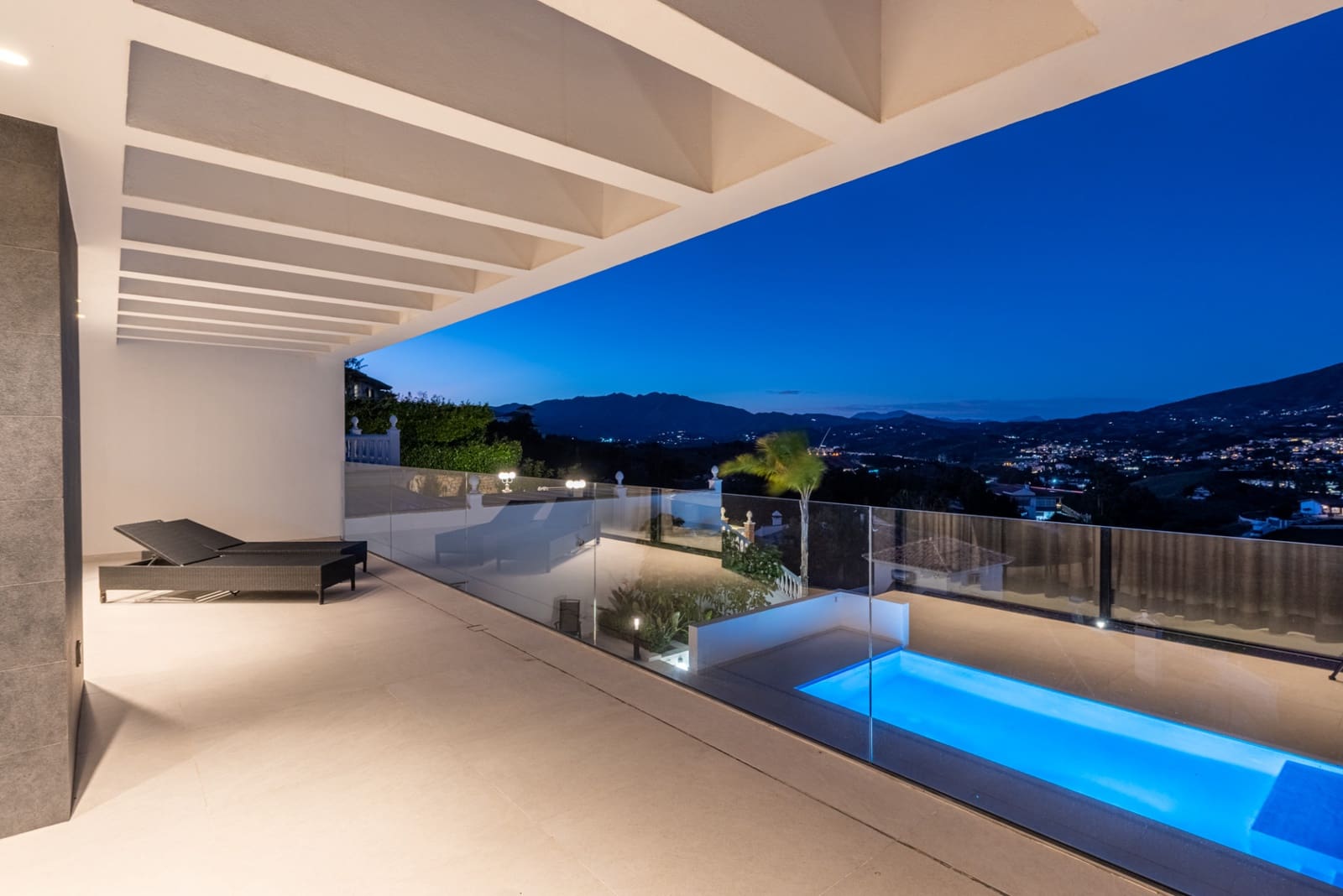 3 bedroom Villa for sale in Mijas Costa with pool garage - € 1,895,000 (Ref: 9851523)