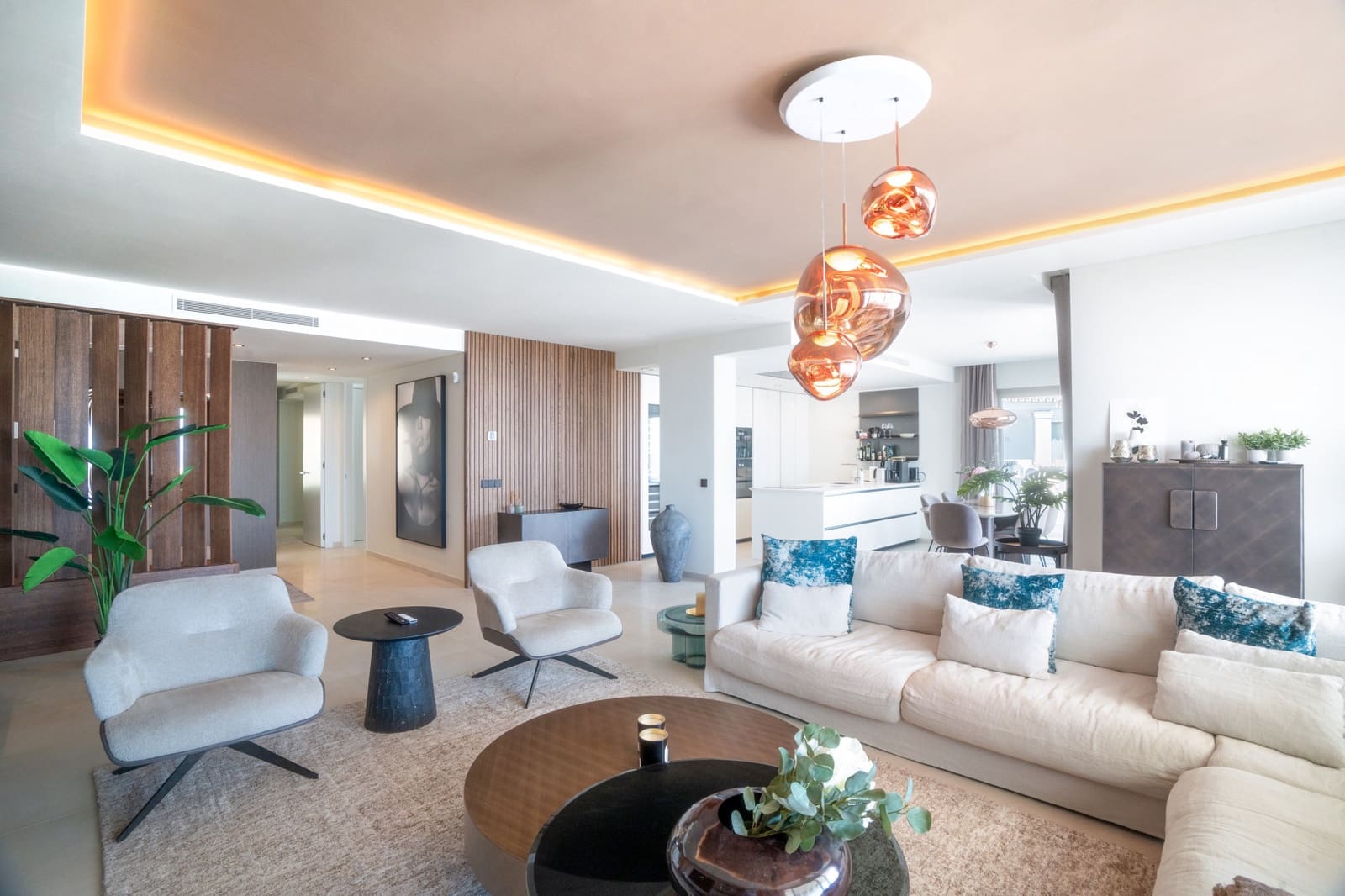 2 bedroom Apartment for sale in Marbella with pool garage - € 1,420,000 (Ref: 9851524)