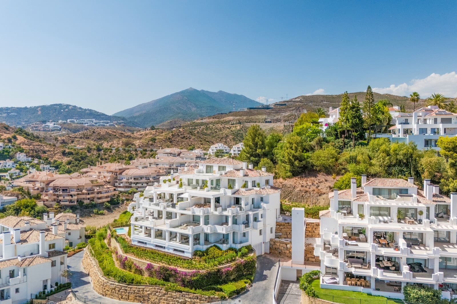 2 bedroom Apartment for sale in Marbella with pool garage - € 1,420,000 (Ref: 9851524)