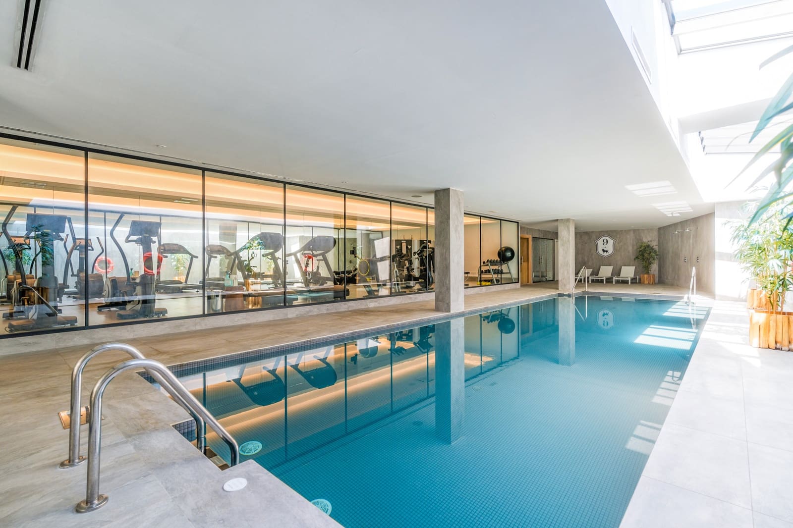 2 bedroom Apartment for sale in Marbella with pool garage - € 1,420,000 (Ref: 9851524)