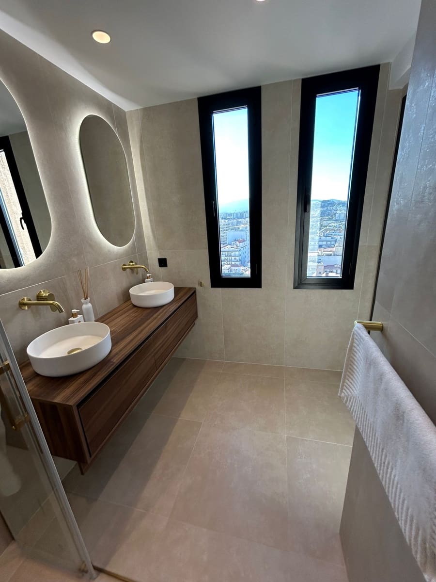 2 soverom Penthouse til salgs i Fuengirola med svømmebasseng - € 1 049 000 (Ref: 9851525)
