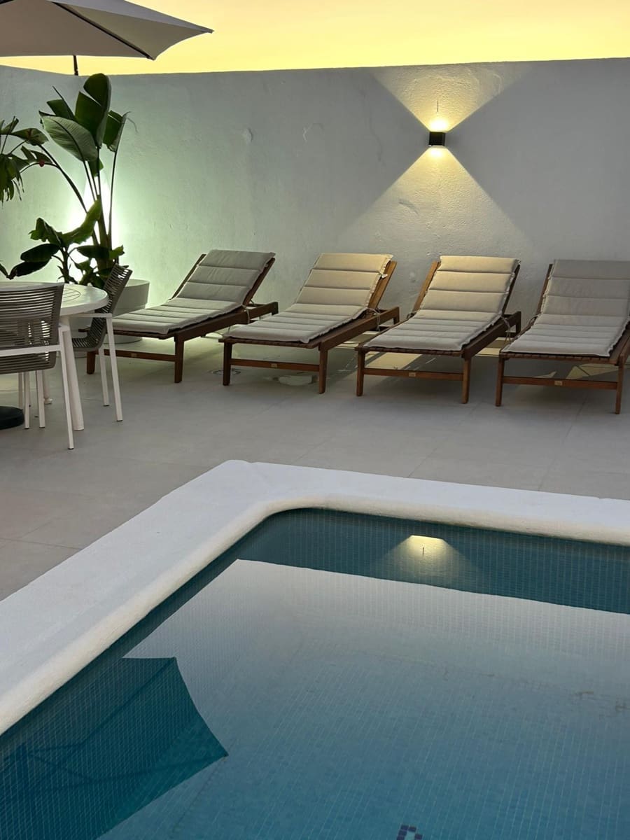 2 soverom Penthouse til salgs i Fuengirola med svømmebasseng - € 1 049 000 (Ref: 9851525)