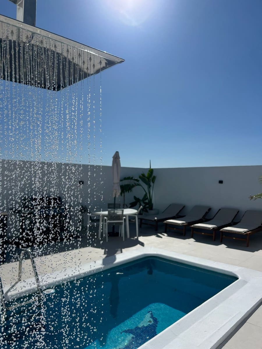 2 soverom Penthouse til salgs i Fuengirola med svømmebasseng - € 1 049 000 (Ref: 9851525)