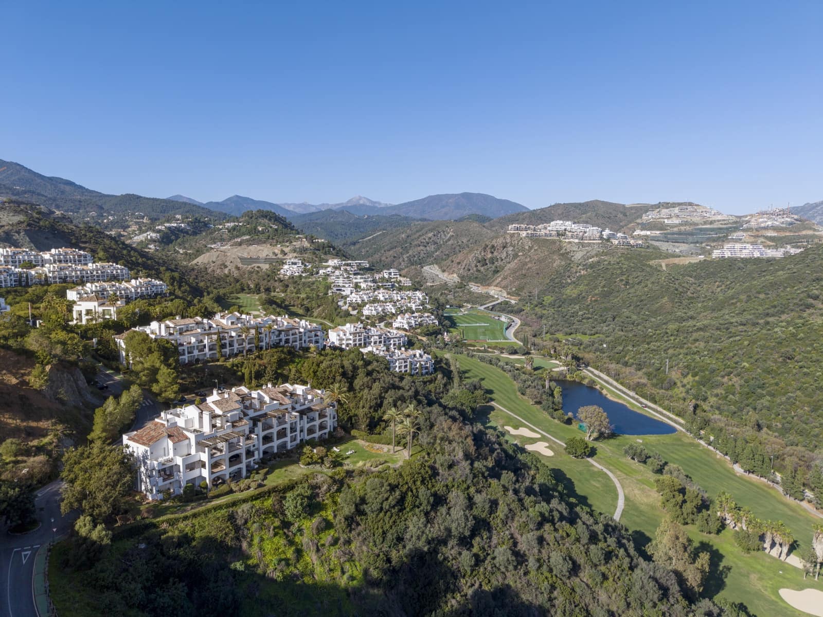3 soverom Penthouse til salgs i Benahavis med svømmebasseng garasje - € 1 295 000 (Ref: 9851526)