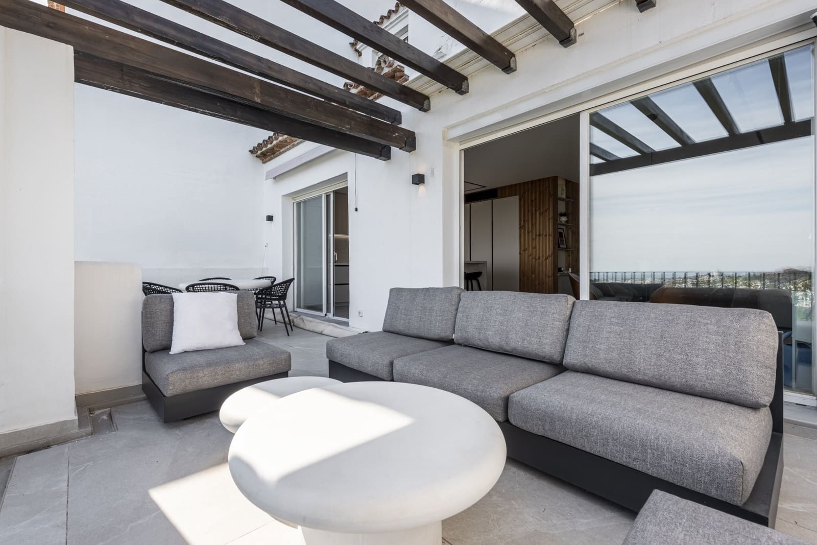3 soverom Penthouse til salgs i Benahavis med svømmebasseng garasje - € 1 295 000 (Ref: 9851526)