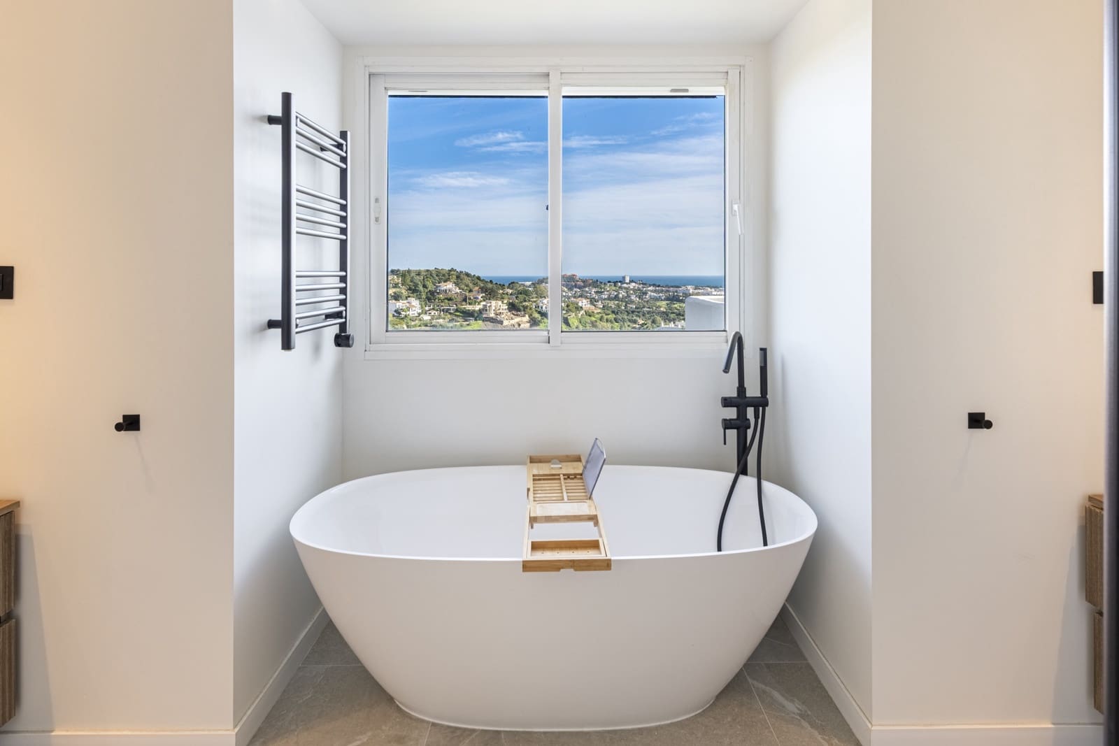 3 soverom Penthouse til salgs i Benahavis med svømmebasseng garasje - € 1 295 000 (Ref: 9851526)