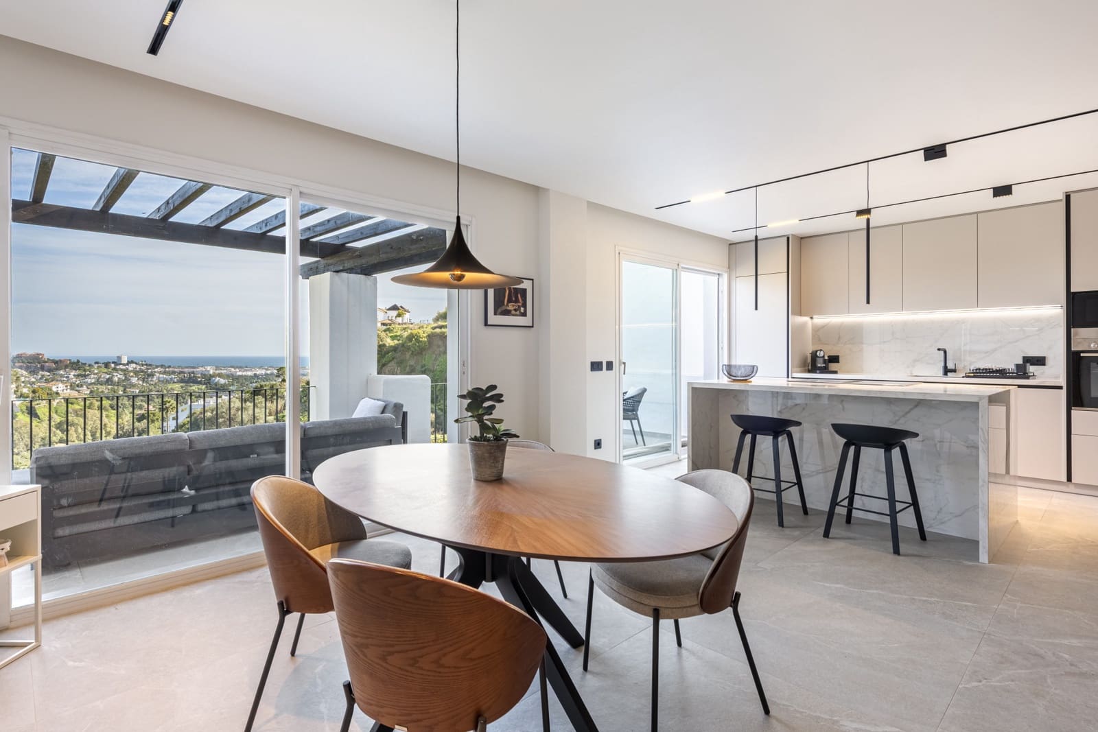 3 soverom Penthouse til salgs i Benahavis med svømmebasseng garasje - € 1 295 000 (Ref: 9851526)
