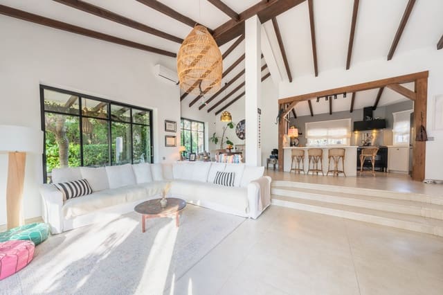 4 Zimmer Villa zu verkaufen in Atalaya-Isdabe, Estepona mit Pool Garage - 1.495.000 € (Ref: 9851527)