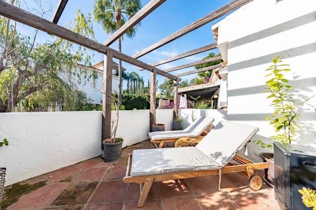 Chalet de 4 habitaciones en Atalaya-Isdabe, Estepona en venta con piscina garaje - 1.495.000 € (Ref: 9851527)