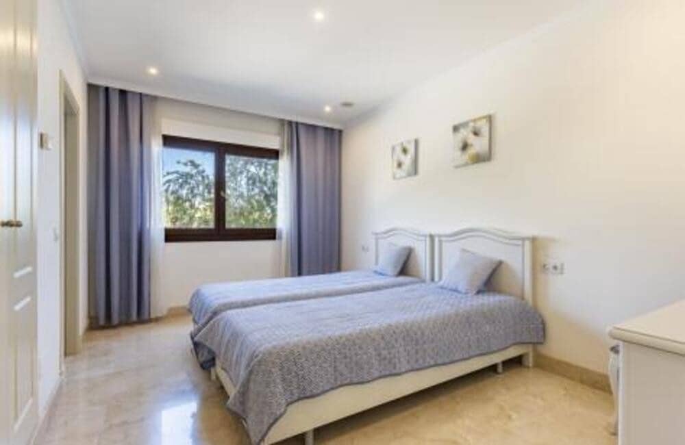 3 bedroom Apartment for sale in Marbella with pool garage - € 1,250,000 (Ref: 9851530)