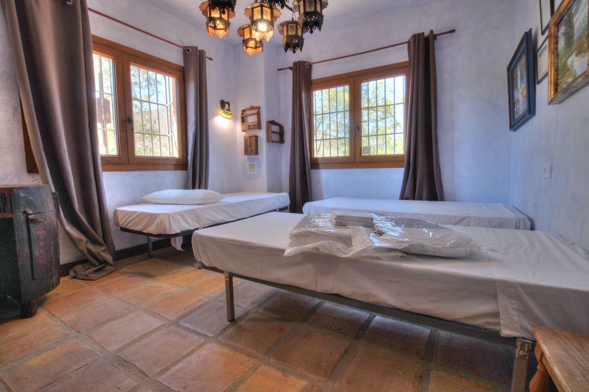 4 soveværelse Finca/Landehus til salg i Mijas Costa med swimmingpool garage - € 1.195.000 (Ref: 9851531)