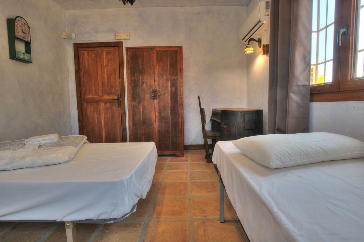4 soveværelse Finca/Landehus til salg i Mijas Costa med swimmingpool garage - € 1.195.000 (Ref: 9851531)
