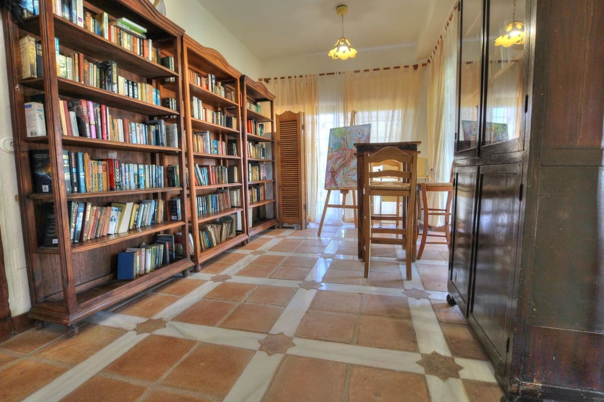 4 soveværelse Finca/Landehus til salg i Mijas Costa med swimmingpool garage - € 1.195.000 (Ref: 9851531)
