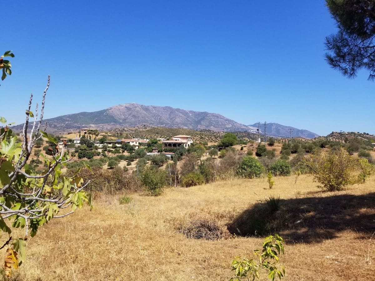 4 soveværelse Finca/Landehus til salg i Mijas Costa med swimmingpool garage - € 1.195.000 (Ref: 9851531)