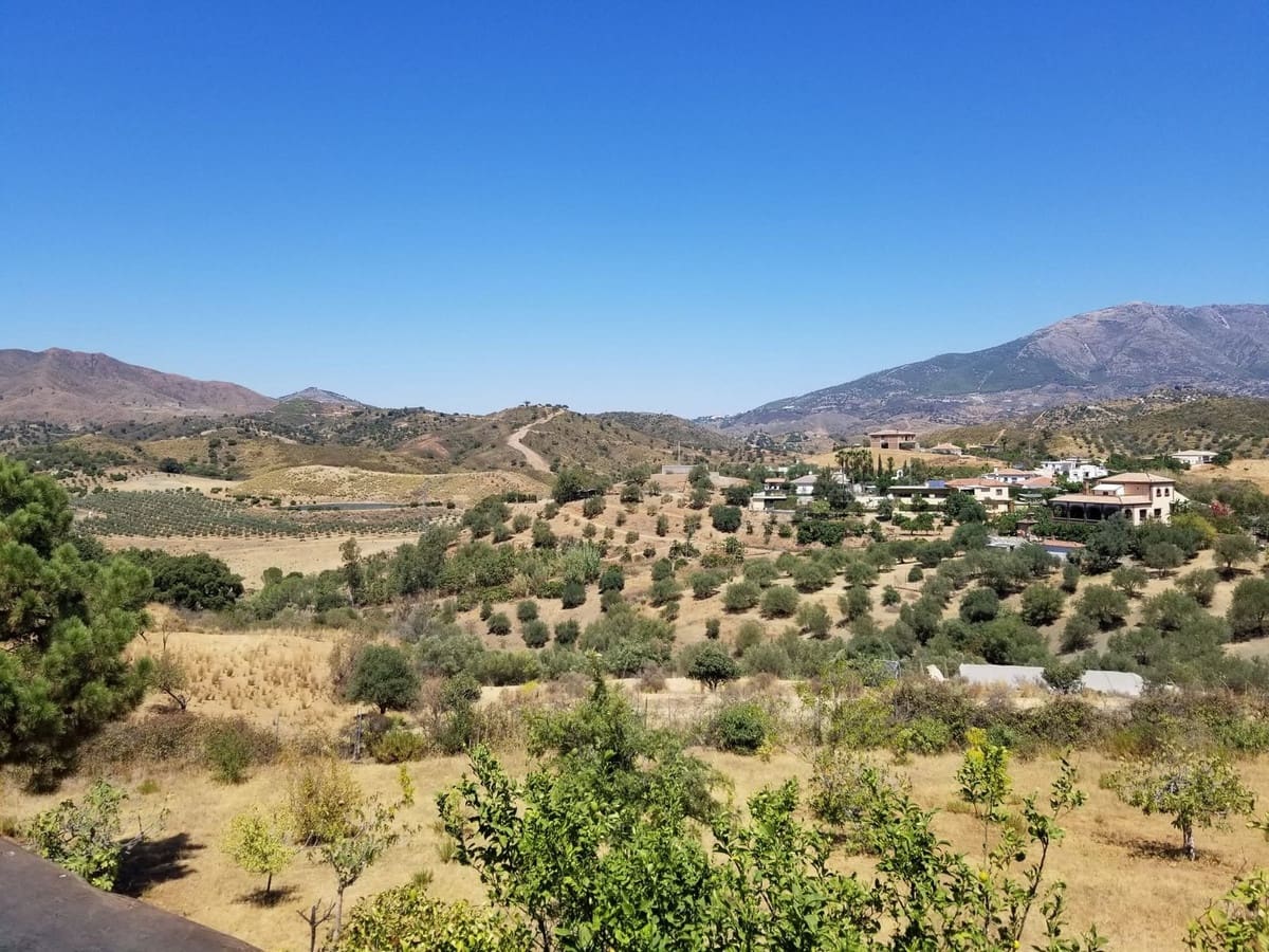 4 soveværelse Finca/Landehus til salg i Mijas Costa med swimmingpool garage - € 1.195.000 (Ref: 9851531)