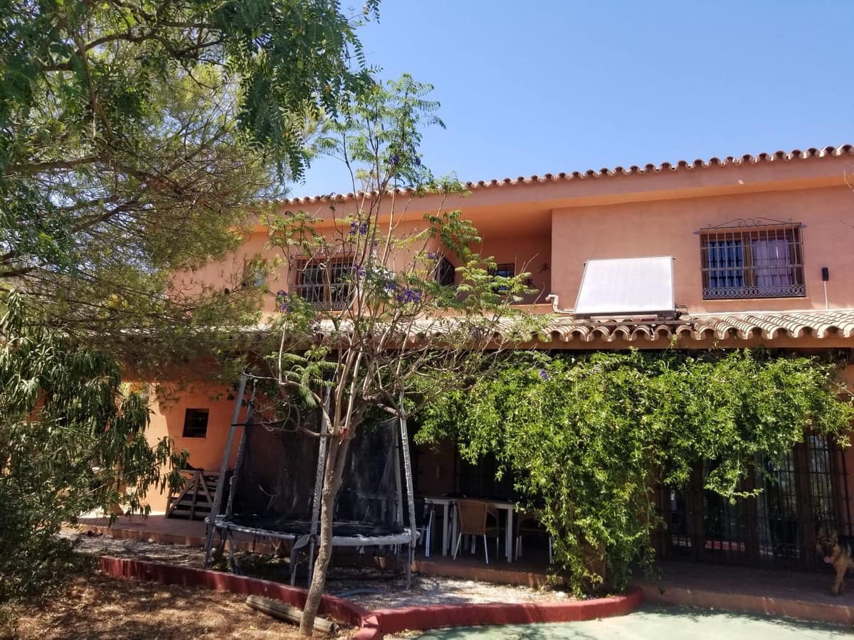 4 soveværelse Finca/Landehus til salg i Mijas Costa med swimmingpool garage - € 1.195.000 (Ref: 9851531)