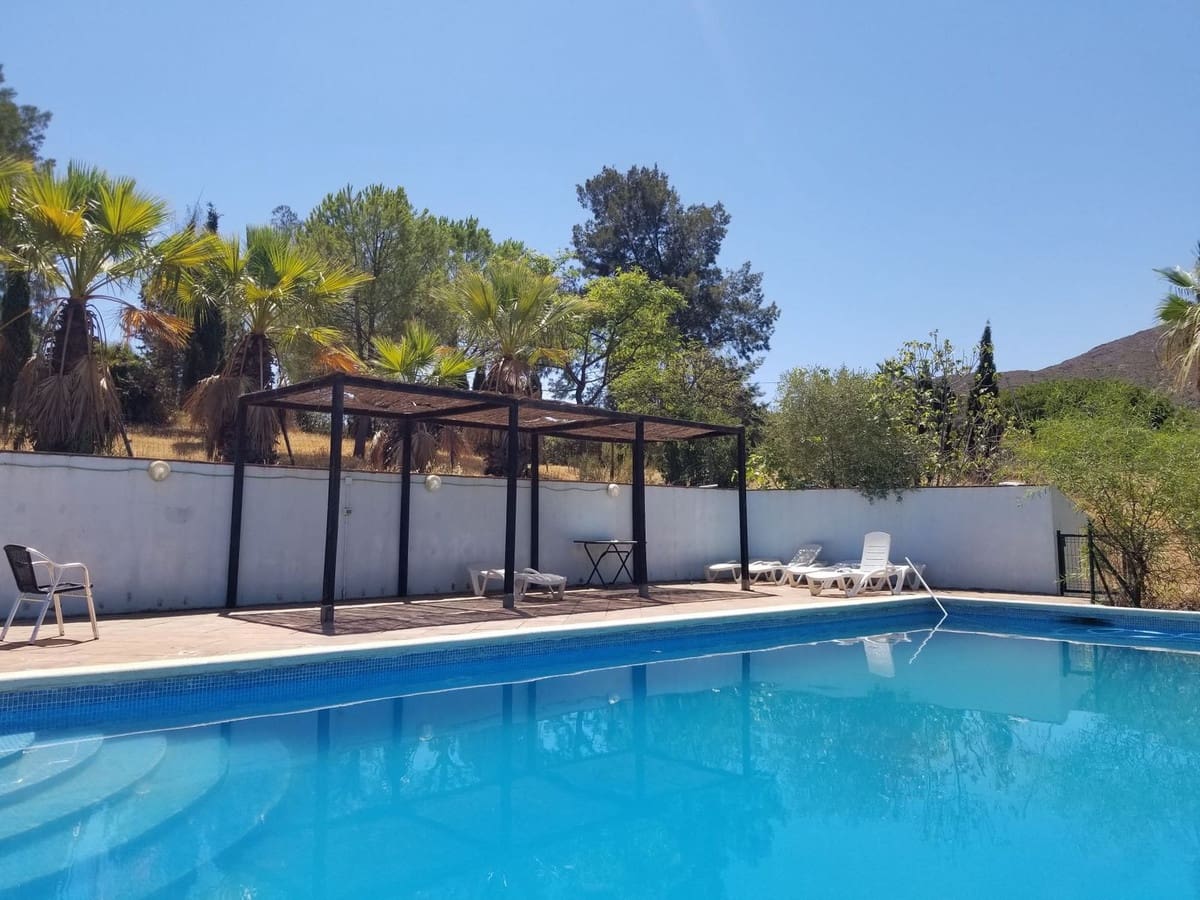 4 soveværelse Finca/Landehus til salg i Mijas Costa med swimmingpool garage - € 1.195.000 (Ref: 9851531)