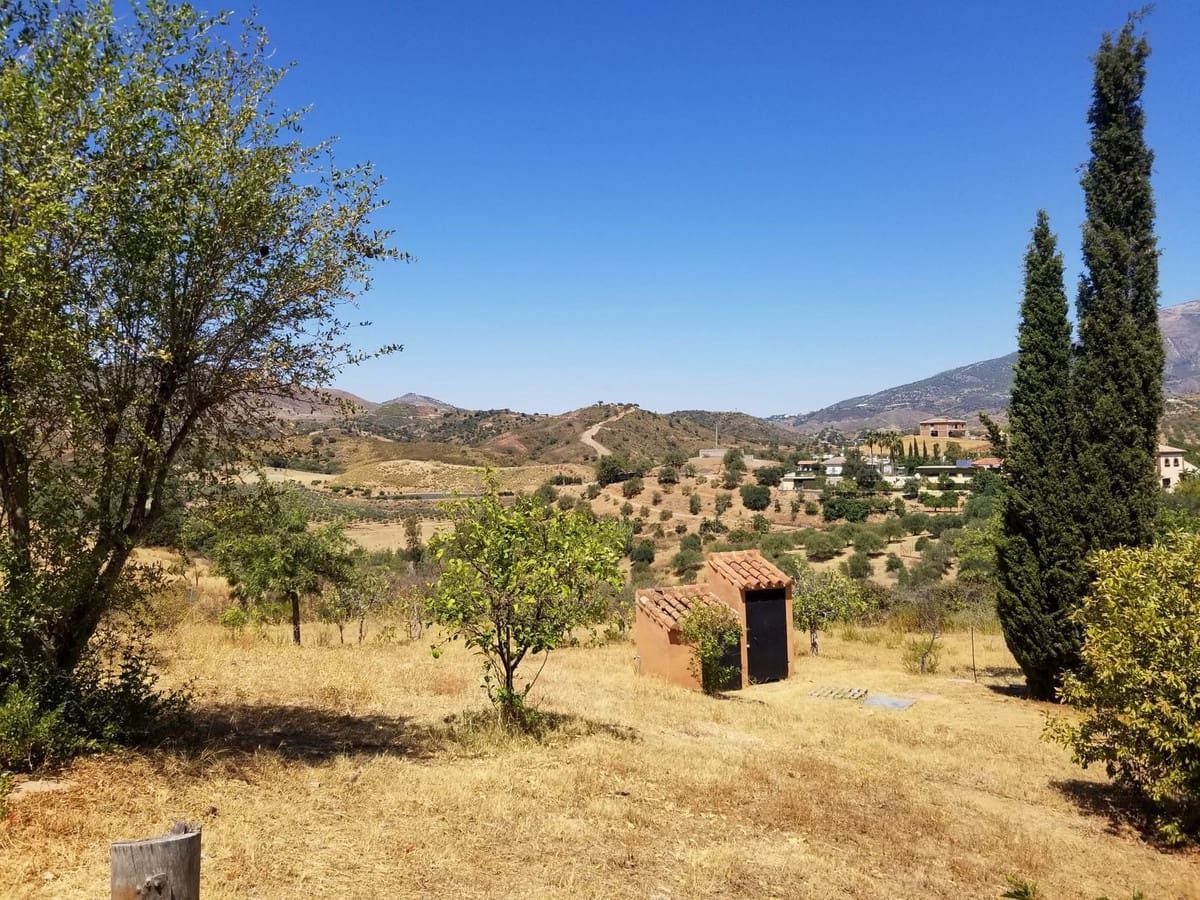 4 soveværelse Finca/Landehus til salg i Mijas Costa med swimmingpool garage - € 1.195.000 (Ref: 9851531)