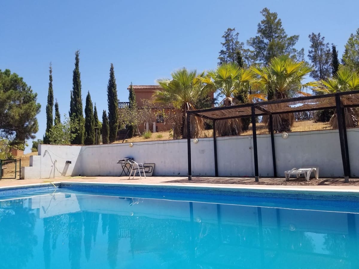 4 soveværelse Finca/Landehus til salg i Mijas Costa med swimmingpool garage - € 1.195.000 (Ref: 9851531)