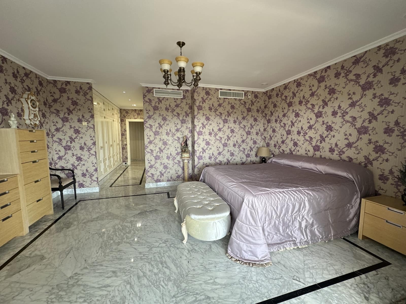 4 soverom Leilighet til salgs i Golden Mile med svømmebasseng garasje - € 2 100 000 (Ref: 9851532)