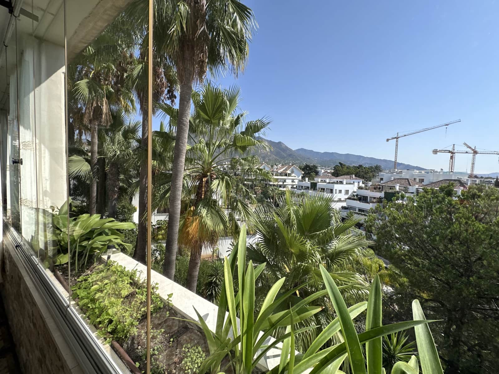 4 soverom Leilighet til salgs i Golden Mile med svømmebasseng garasje - € 2 100 000 (Ref: 9851532)