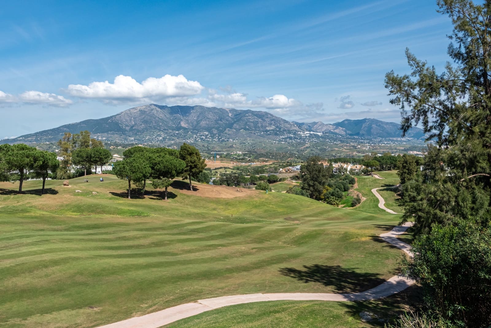 4 bedroom Villa for sale in Mijas Costa with pool garage - € 1,899,500 (Ref: 9851535)