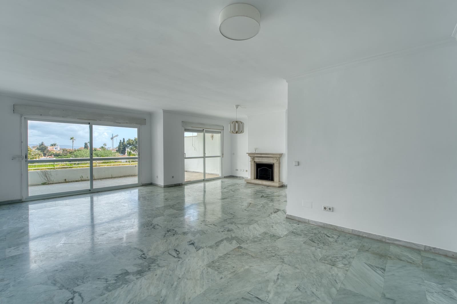 5 soveværelse Penthouse til salg i Guadalmina med swimmingpool garage - € 1.320.000 (Ref: 9851536)