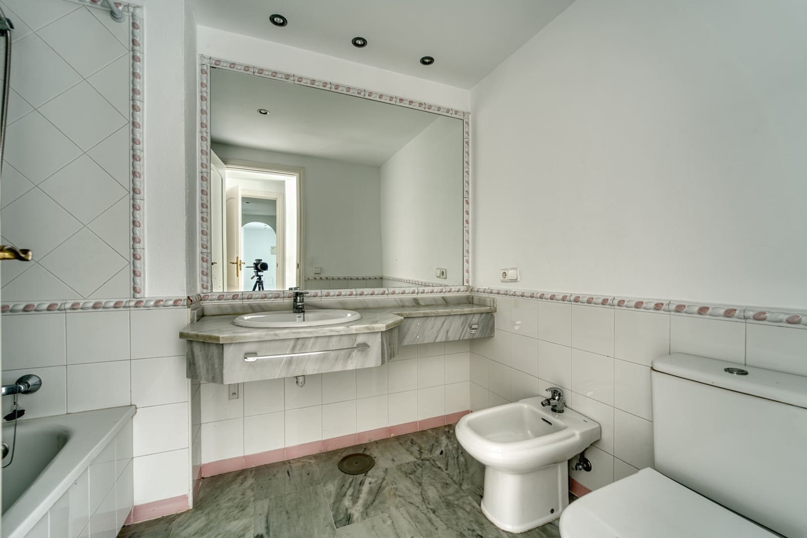 5 soveværelse Penthouse til salg i Guadalmina med swimmingpool garage - € 1.320.000 (Ref: 9851536)