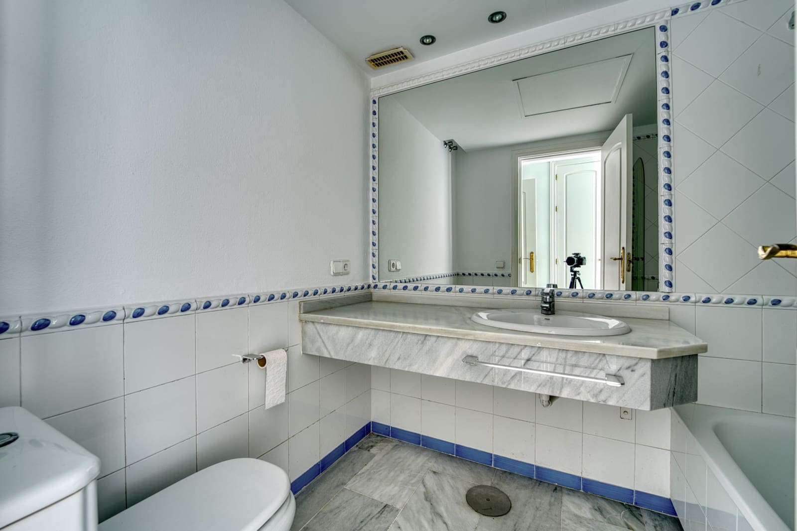 5 soveværelse Penthouse til salg i Guadalmina med swimmingpool garage - € 1.320.000 (Ref: 9851536)