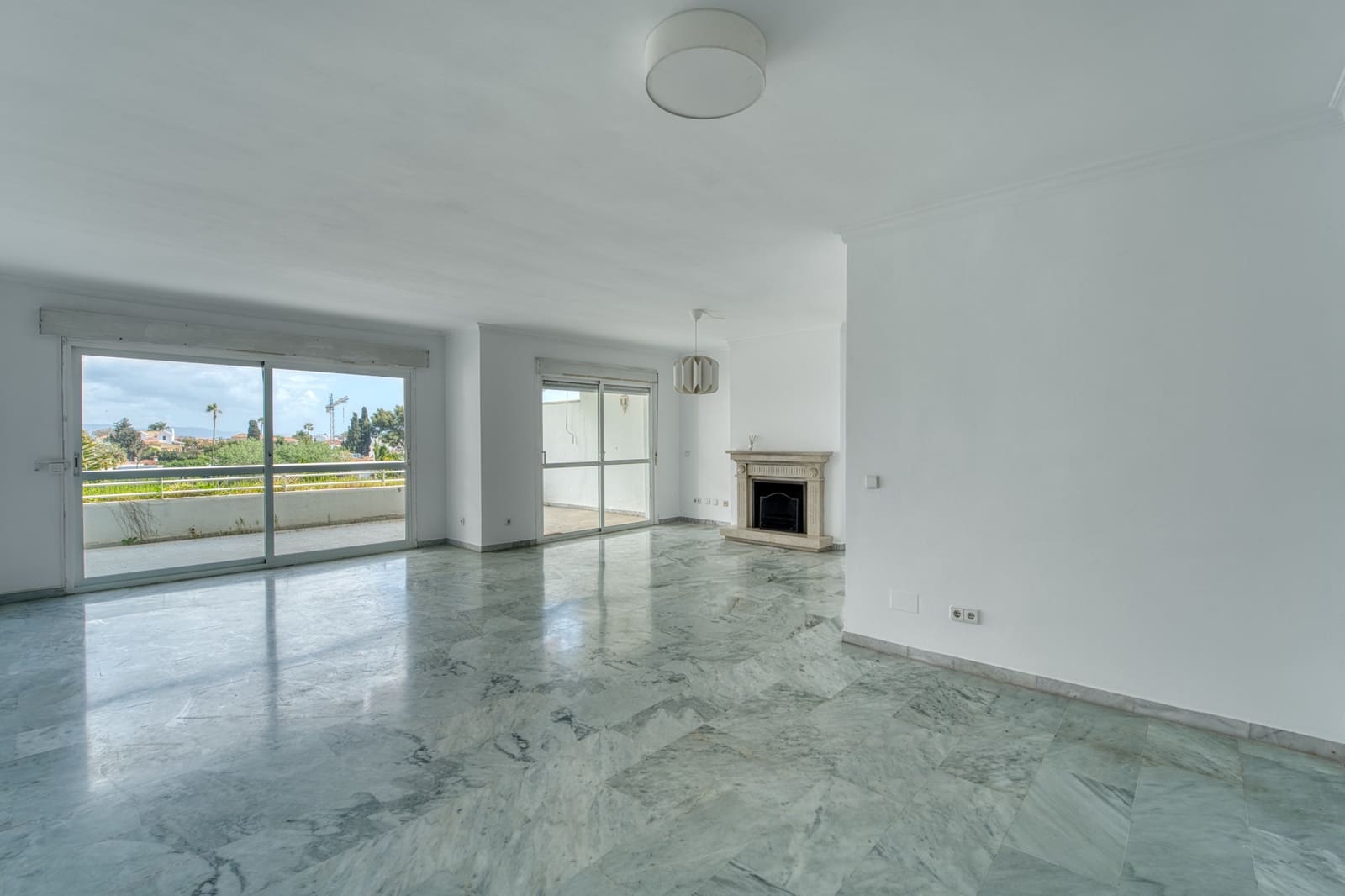 5 soveværelse Penthouse til salg i Guadalmina med swimmingpool garage - € 1.320.000 (Ref: 9851536)