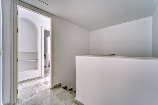 5 bedroom Penthouse for sale in Guadalmina Baja, Marbella with pool garage - € 1,320,000 (Ref: 9851536)
