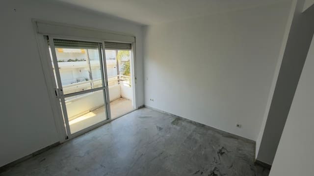 5 soverom Penthouse til salgs i Guadalmina Baja, Marbella med svømmebasseng garasje - € 1 320 000 (Ref: 9851536)