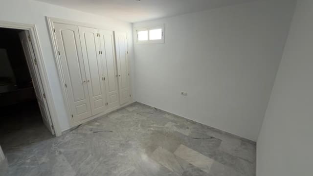 5 soverom Penthouse til salgs i Guadalmina Baja, Marbella med svømmebasseng garasje - € 1 320 000 (Ref: 9851536)