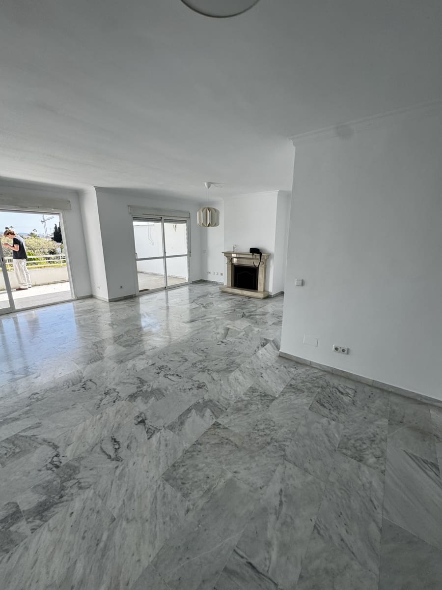5 soveværelse Penthouse til salg i Guadalmina med swimmingpool garage - € 1.320.000 (Ref: 9851536)