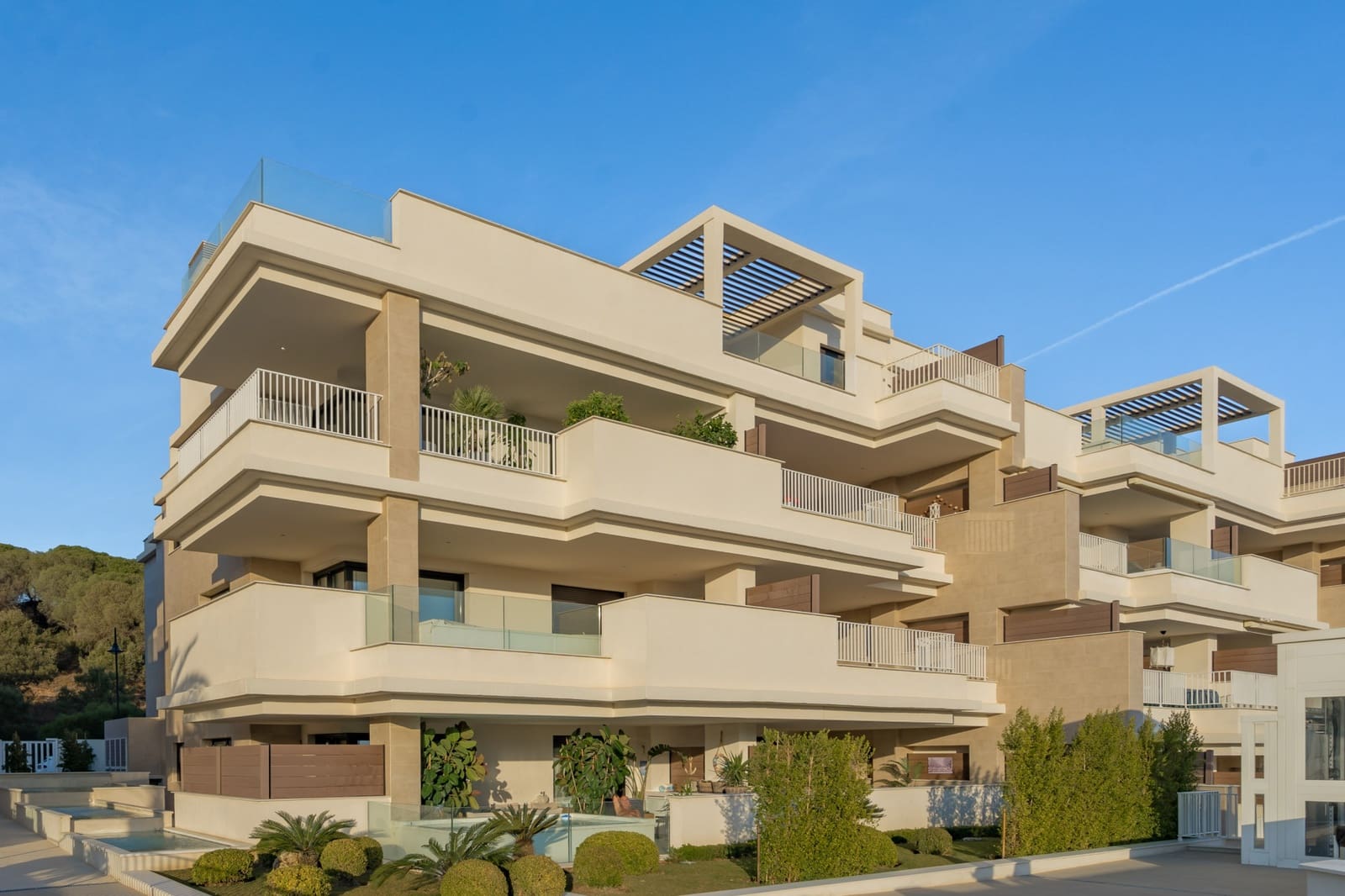 4 sypialnia Apartament na sprzedaż w La Cala de Mijas z basenem garażem - 895 000 € (Ref: 9851537)