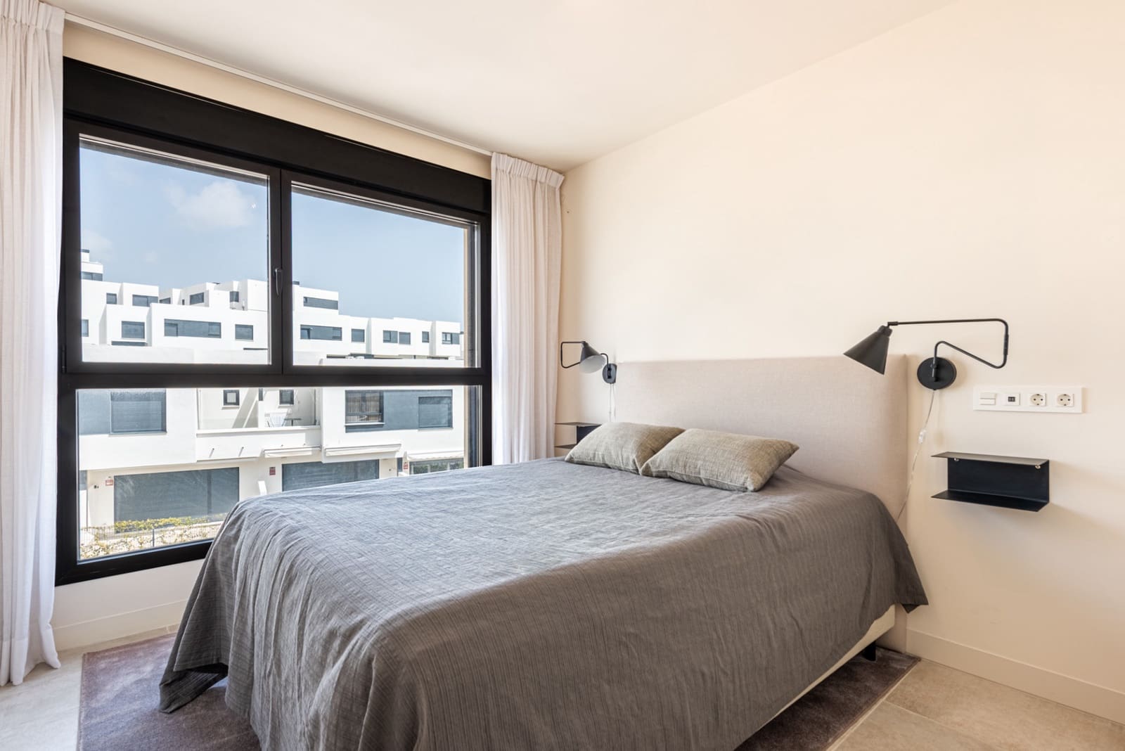 4 sypialnia Apartament na sprzedaż w La Cala de Mijas z basenem garażem - 895 000 € (Ref: 9851537)