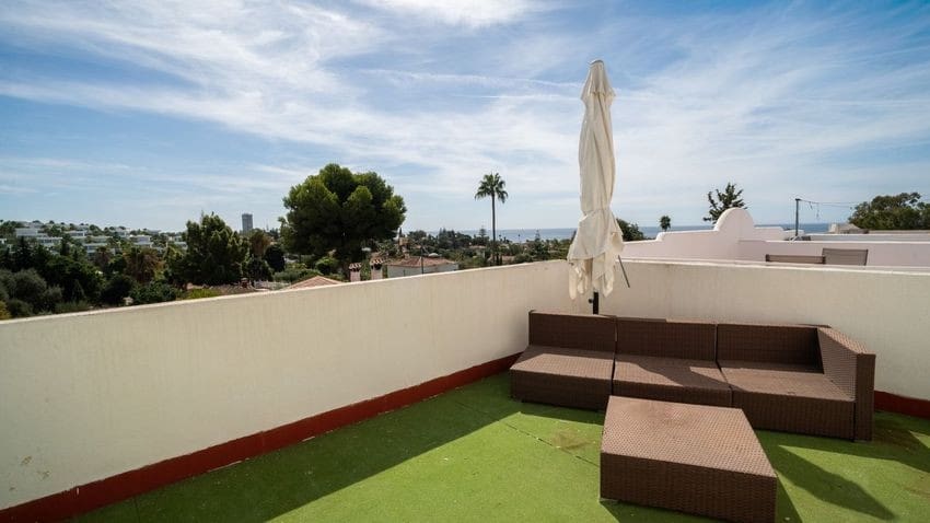 4 sypialnia Dom na sprzedaż w Marbella z basenem garażem - 559 000 € (Ref: 9851538)