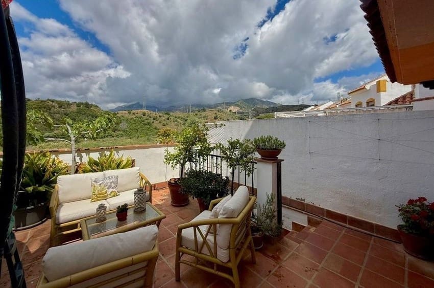 4 sypialnia Dom na sprzedaż w Marbella z basenem garażem - 559 000 € (Ref: 9851538)