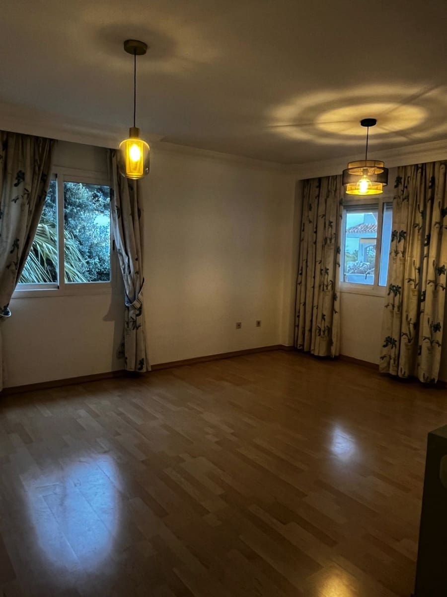 3 bedroom Apartment for sale in Marbella with pool garage - € 665,000 (Ref: 9851539)