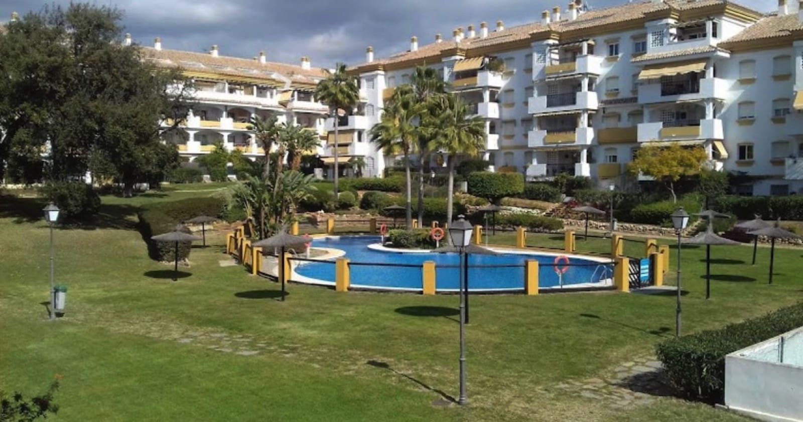 3 bedroom Apartment for sale in Marbella with pool garage - € 665,000 (Ref: 9851539)