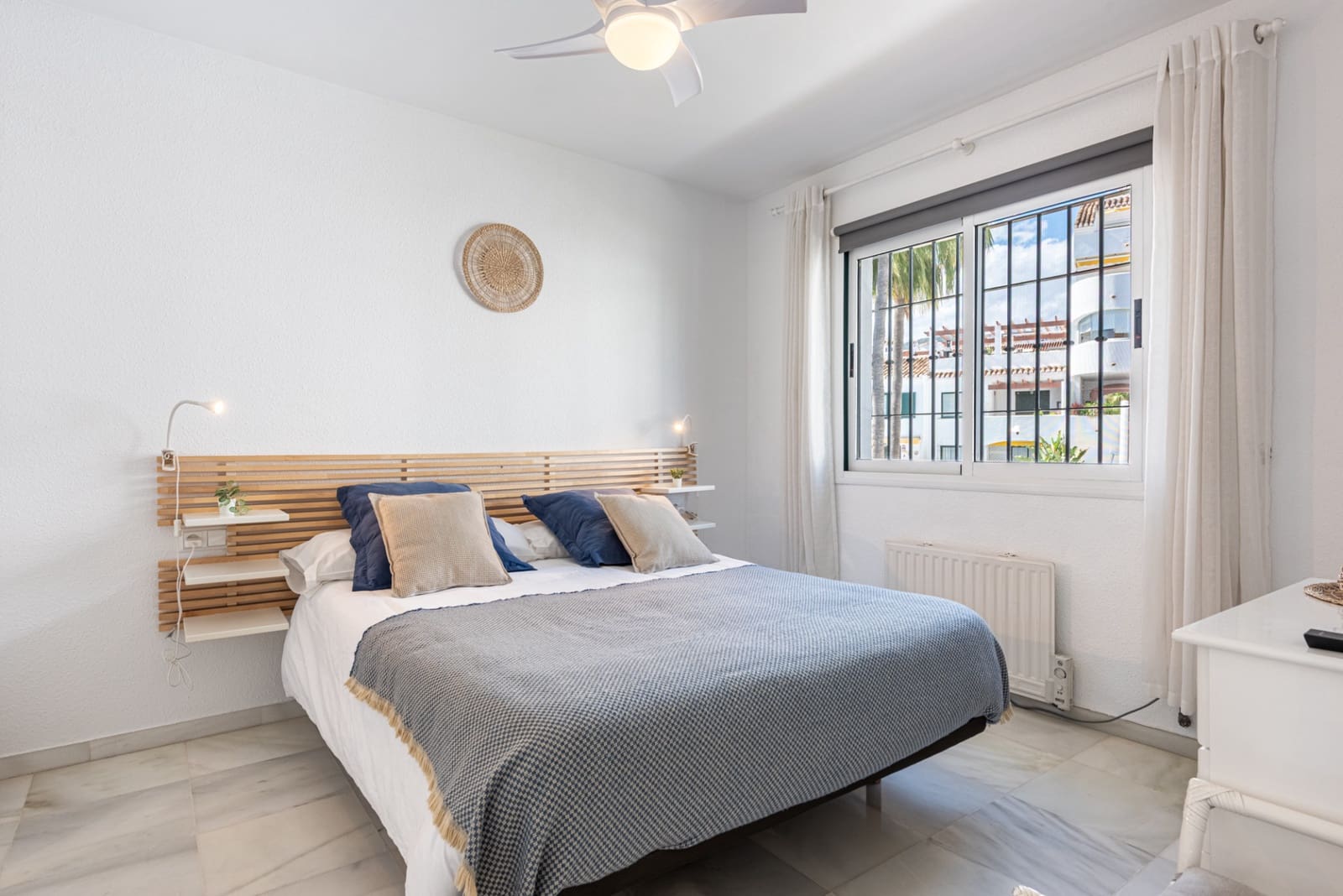 2 bedroom Apartment for sale in Benalmadena Costa with pool garage - € 364,000 (Ref: 9851541)