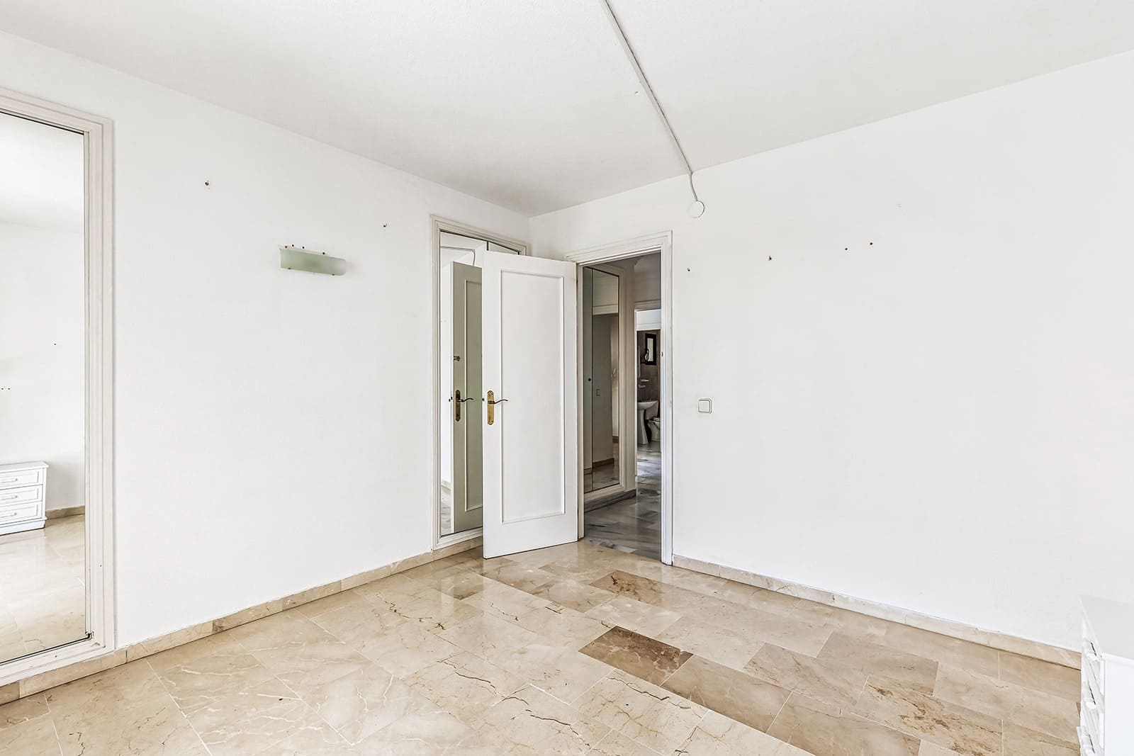 2 slaapkamer Appartement te koop in Calahonda met zwembad garage - € 265.000 (Ref: 9854976)