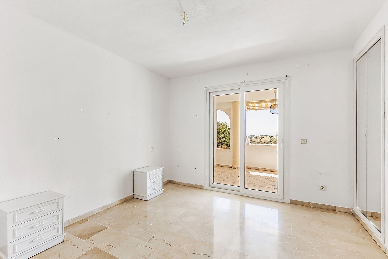 2 slaapkamer Appartement te koop in Calahonda met zwembad garage - € 265.000 (Ref: 9854976)