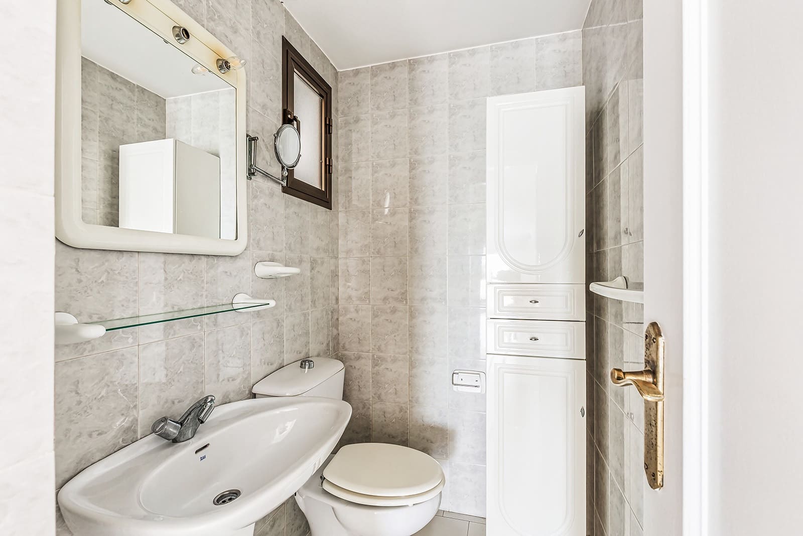 2 slaapkamer Appartement te koop in Calahonda met zwembad garage - € 265.000 (Ref: 9854976)