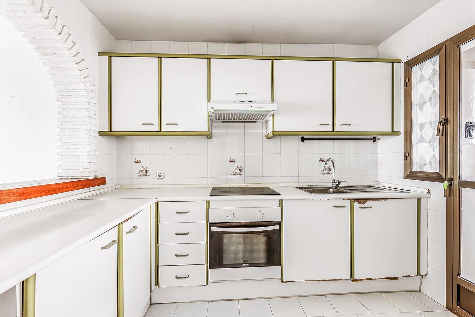 2 slaapkamer Appartement te koop in Calahonda met zwembad garage - € 265.000 (Ref: 9854976)